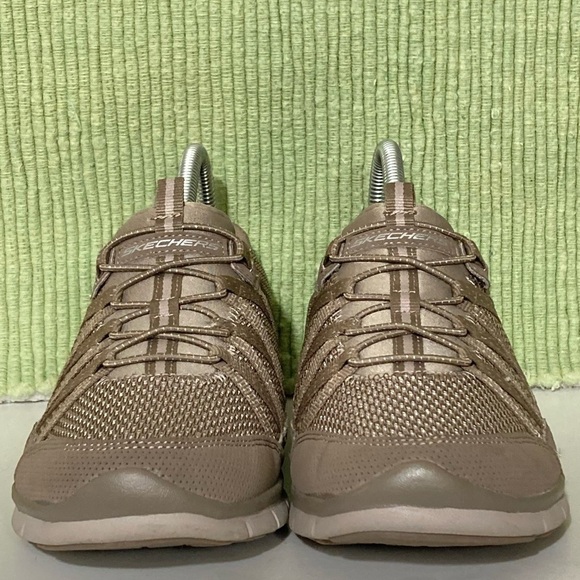 Skechers Gratis Strolling Womens Taupe Lightweight Slip On Sneakers Shoes SZ 7 - Picture 3 of 11
